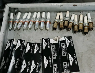 双流区精一门汽车维修服务部·成都汽车玻璃维修